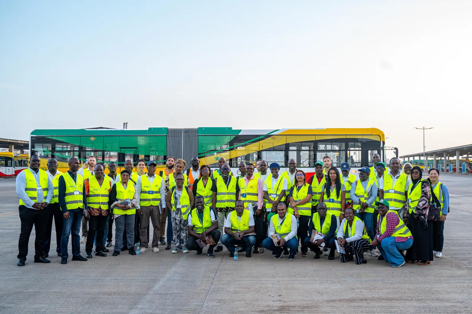 Photo de groupe au dépôt du BRT