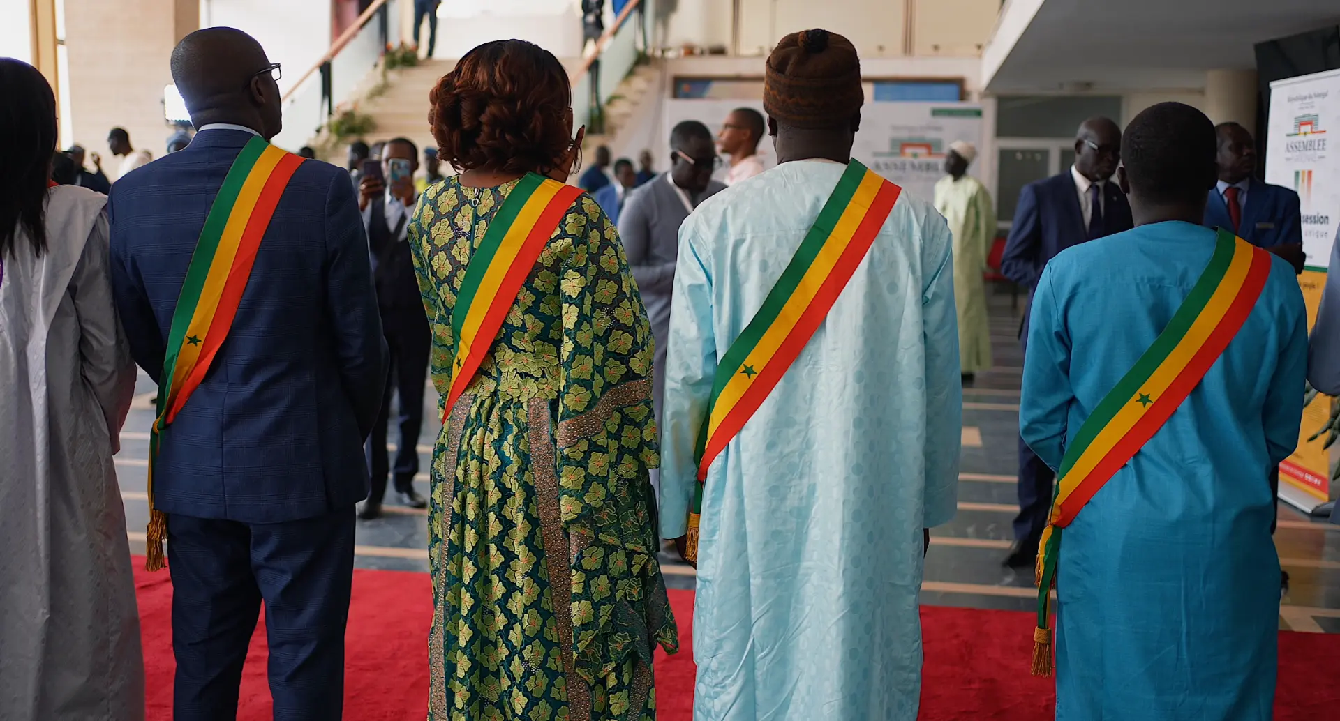 Députés en écharpe tricolore