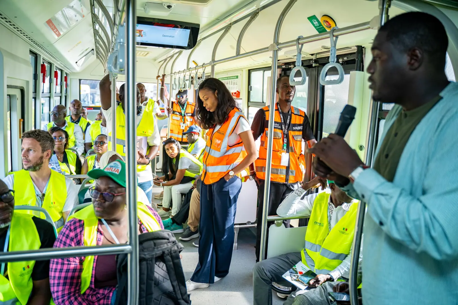 Présentation technique à bord du bus