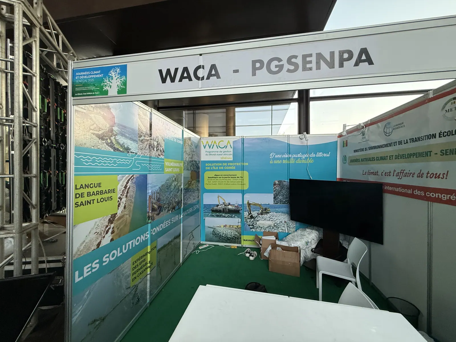 Stand WACA–PGSENPA installé, vue 5