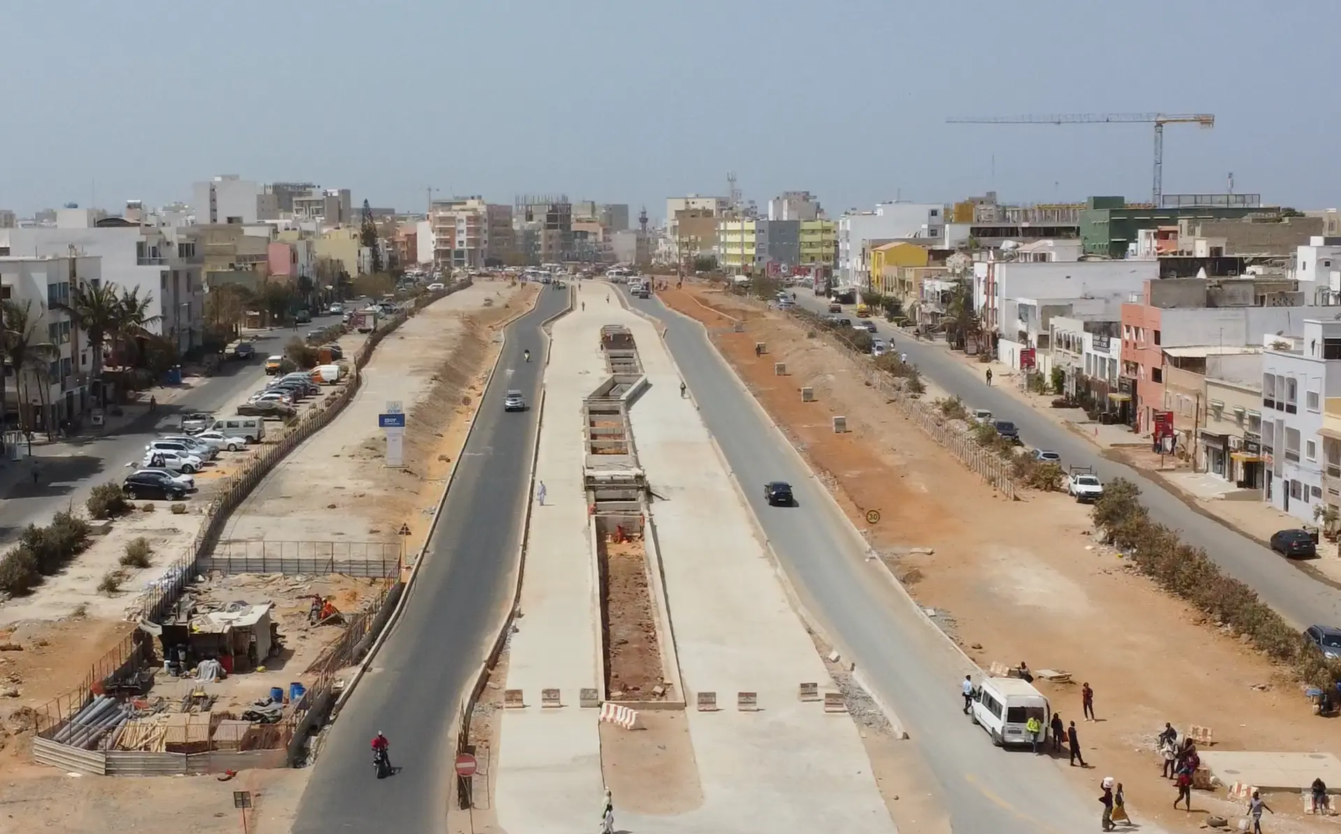 Vue aérienne du couloir central du BRT en construction