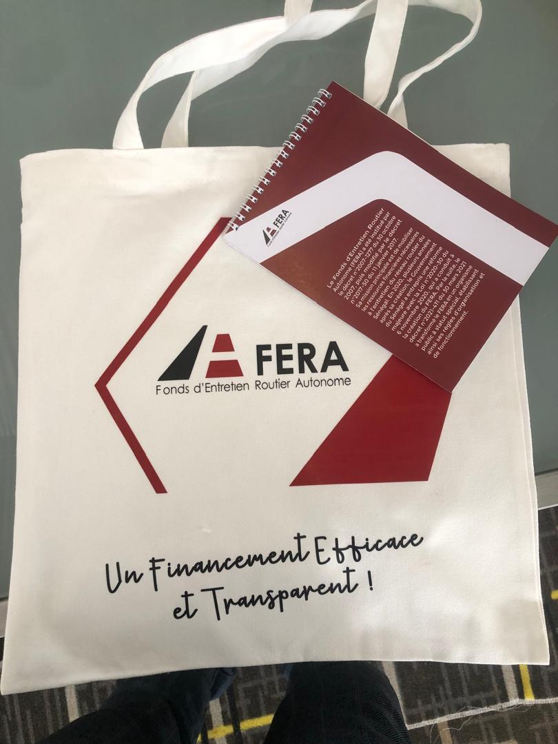 Tote bag FERA imprimé avec un cahier FERA