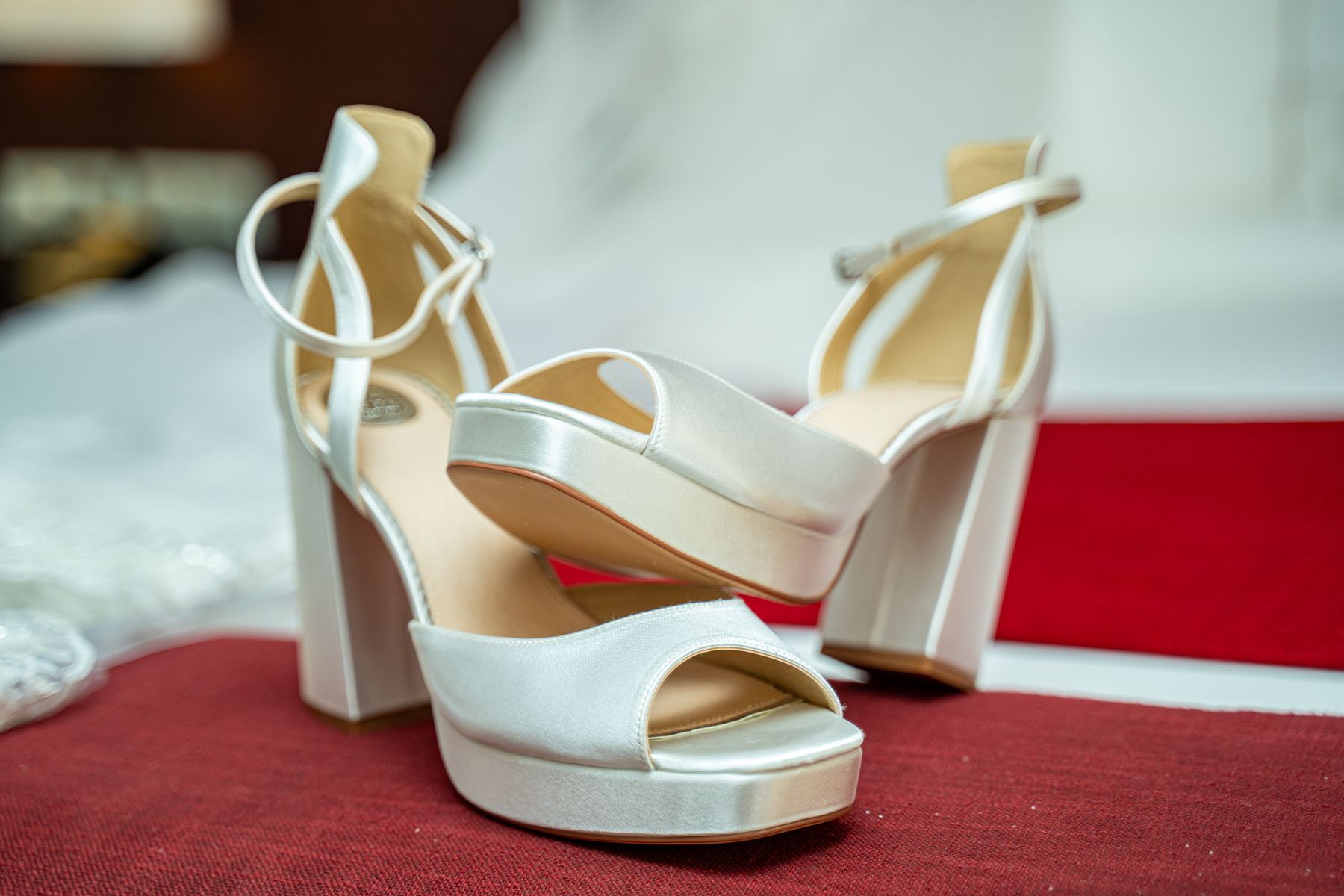 Escarpins blancs de la mariée