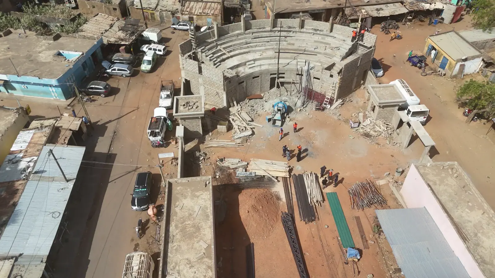 Vue aérienne du chantier de l'arène de Bakel