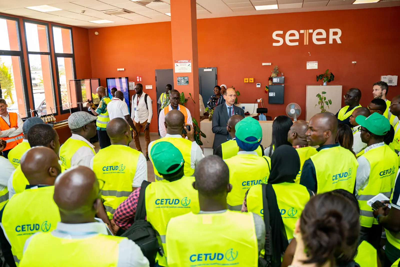 Présentation aux participants dans les locaux de SETER